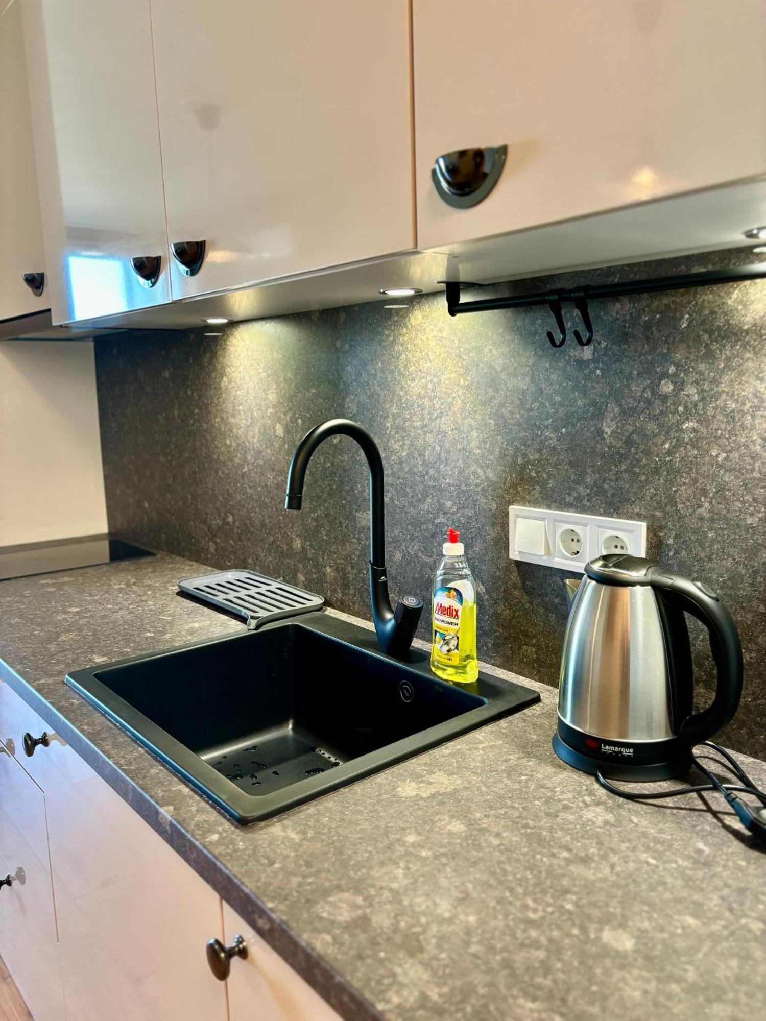 Mycampus Unwe Studentski Mountain Views Modern Kitchen Equipment Sofie Exteriér fotografie